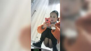 Chinese mall toilet 3