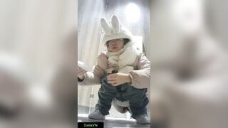 Chinese mall toilet 4