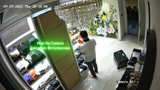 Hack Camera Phòng Thay Đồ Vợ Dâm Dáng Ngon