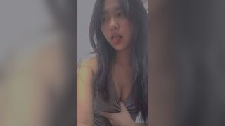 Hàng học sinh cứ phải Gọi Là Bé Lộ Cả Mặt Luôn