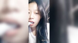 học sinh lớp 11 tập khoe vú mặt em nhìn dâm đãng quá