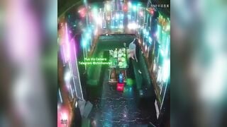 Hack Camera Chơi Em Tiếp Viên Tại Phòng Karaoke