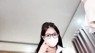 ban ngày em làm idol tiktok tối về em lên đồ live sex - phần 25