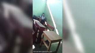 Học sinh thời nay chịu luôn đụ nhau trong lớp còn công khai cho b học xem r quay vid