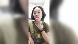 Em Thùy k6 tóc ngắn khoe vú vú rồi tự móc lồn sướng tê người gạ anh chịch