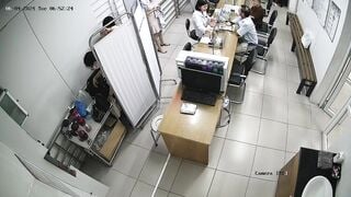 Kiên nhẫn và tinh mắt dò cam thì lâu lâu cũng gặp vài cảnh xịt máu mũi