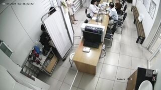 Kiên nhẫn và tinh mắt dò cam thì lâu lâu cũng gặp vài cảnh xịt máu mũi