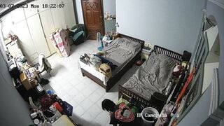 Hack cam em học sinh múi mít thay đồ