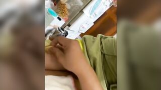 Địt vợ bầu đang cho con bú móc lồn bắn nước tung tóe