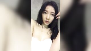 Em vú to tròn quay video gửi cho bạn trai