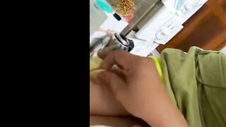 Địt vợ bầu đang cho con bú móc lồn bắn nước tung tóe full clip