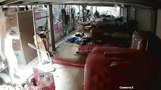 Hack cam 1 cô gái đẹp tuyệt phẩm suất kem dưỡng da từ vú đến đít kể cả lồn không chừa