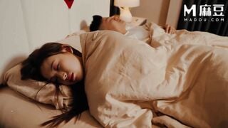 Vợ ko cho đụ hên có 2 con bạn thân vợ ngủ lại giúp xả