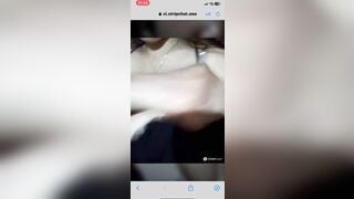 Em gái đồng bào show vú