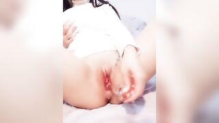 Em gái dấu mặt Thủ Dâm