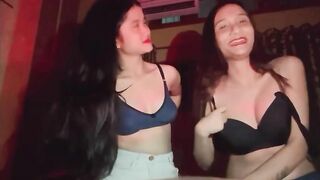 Hai em teen Ấn Độ