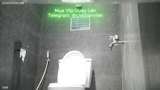 Quay Lén Chị Gái Đi Tè Ở Vệ Sinh Công Cộng
