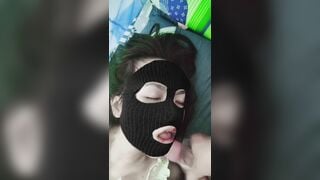 Kết thúc mùng 2 Tết với mồm của em họ