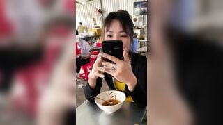 Có quả chị xếp như này kh địt hơi phí
