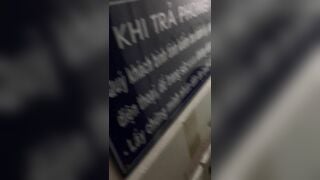 em đòi mở của nhà nghỉ địt phô dâm cho phòng bên nghe