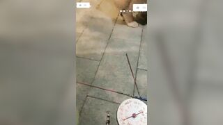 Đang quan hệ tình dục với em gái Loli public nơi công cộng thì bị bắt quả tang