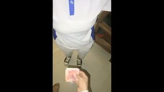 Thằng khốn nạn dụ dỗ cho tiền em học sinh mới lớn rồi gạ đè em nó ra chịch tung lồn