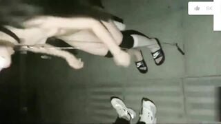 Quan hệ tình dục với em gái Loli lồn không lông siêu ngon ở nơi công cộng