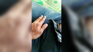 Chị gái say rượu ngủ như chết, tranh thủ sờ lồn, móc lốp