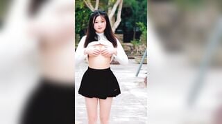 Bạn cùng lớp