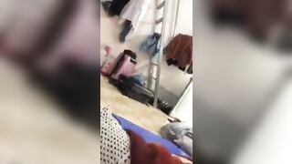 sang phòng trọ em người yêu chơi đang địt thì bạn em về