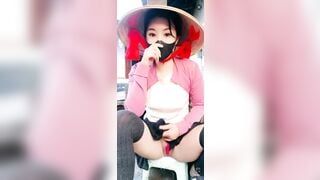 Mưa gió em cùng chăm khoe vú to lồn múp múp