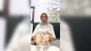 Teen đĩ lồn non thủ dâm