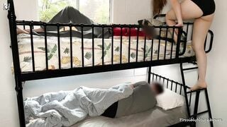 Đi du lịch chồng không đáp ứng được, vợ gạ chịch luôn bạn của chồng