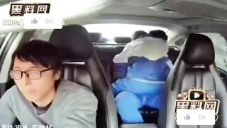 Cặp đôi học sinh làm tình bú cú trên xe taxi bị camera quay lại
