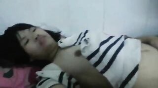 16 tuổi em đang là học sinh nhưng đã biết thuê trọ để vui vẻ địt nhau tập thể