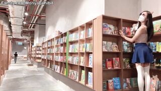 Thử thách khỏa thân thủ dâm public ở trung tâm thương mại