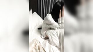 Dẫn em gái nuôi về nhà đòi thịt