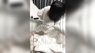 Dẫn em gái nuôi về nhà đòi thịt