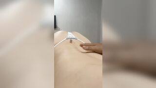 bé người yêu chiều tới nái và chiếc quần lọt khe thần kỳ