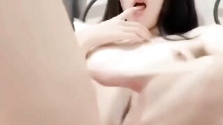 Bé rau đáng yêu bím hồng xinh không lông chat sex