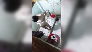 quay lén bé phòng bên tắm chuồng nhìn em nó ngon quá