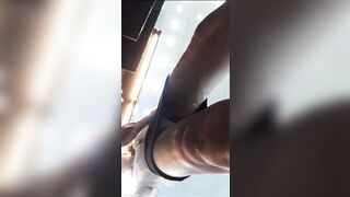 seri quay lén dưới váy nhân viên TGDĐ toàn các em xinh tươi - phần 4