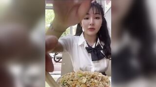 Em gái cực phẩm vú to 2