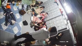 phòng ngủ mấy em KTV ngủ các em thay đồ nhìn nứng ghê - phần 3