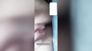 Call vid chat sex với bé b thân dâm nghe lời ngồi show lồn móc cho th b xem