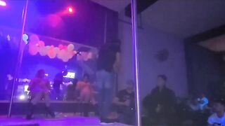 Các cảnh hoang dâm trong quán bar 10