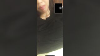 video call cùng bé lớp 11 gạ mãi em mới vé áo lên cho xem vú