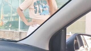 Cô gái phát hiện người lạ sục và cái kết
