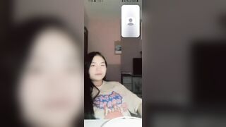 Gạ nhỏ em họ call video show hàng