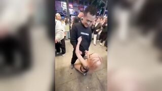bà cô giáo bú cu ngoài đường đang hot tiktok mấy bữa nay
